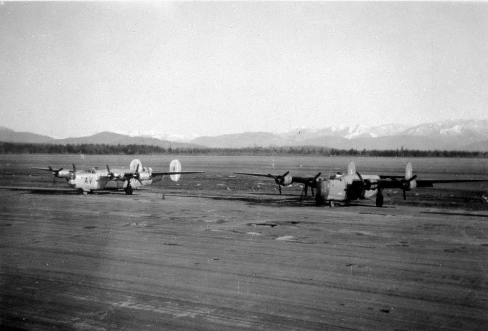 Consolidated Liberator B.VI aircraft of No. 5 Operational Training Unit, RCAF, Boundary Bay, BC, c. 1944