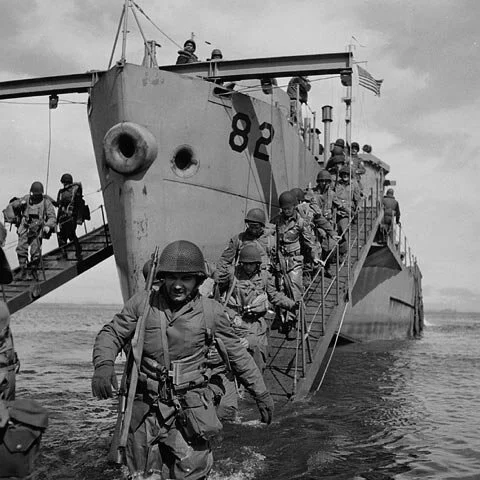 Canadian troops disembark in the Aleutian Islands Item ID number:3192166