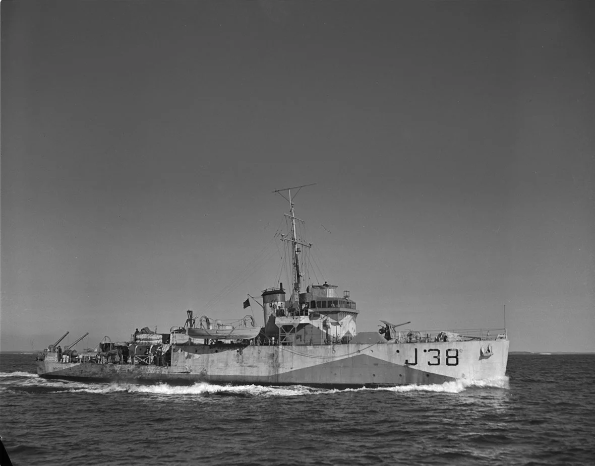 hmcs caraquet.jpg