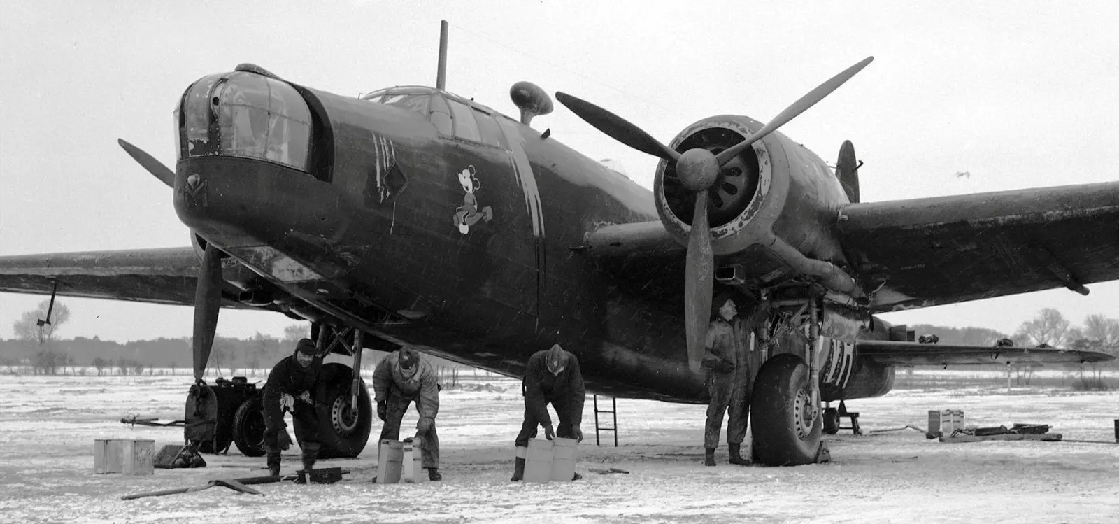Aircrew working on a Wellington Bomber of 419 Squadron RCAF