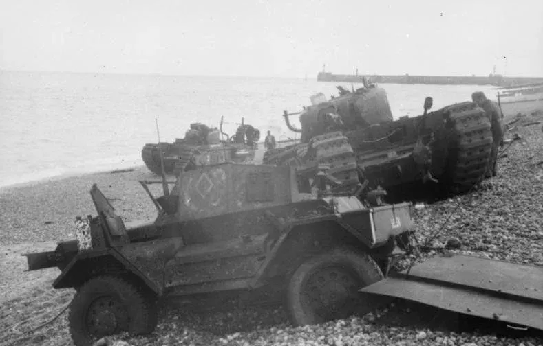 German Bundesarchiv photo — British tanks at Dieppe