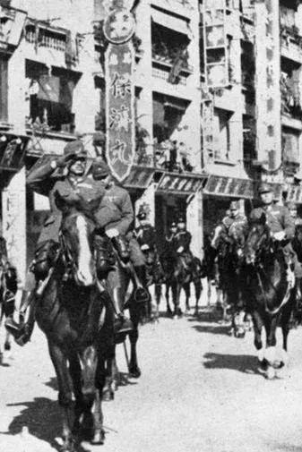 Japanese troops enter Hong Kong, 26 December 1941